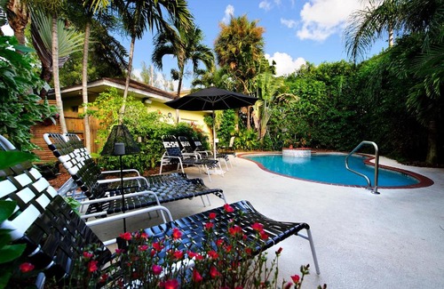 Parrot Cove Bed & Breakfast | Mango Inn Bed and Breakfast