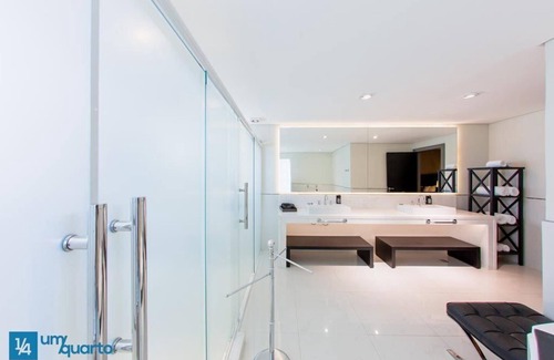 Reboucas Apartment | Manhattan On Floor