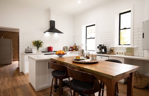 Mannum House | Mannum Riverside Retreat; Boutique Suites in Heart of Mannum near River
