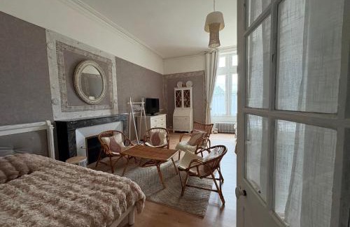 Sainte-Gemme-la-Plaine House | Manoir le Mingreaud Chambres d'hôtes