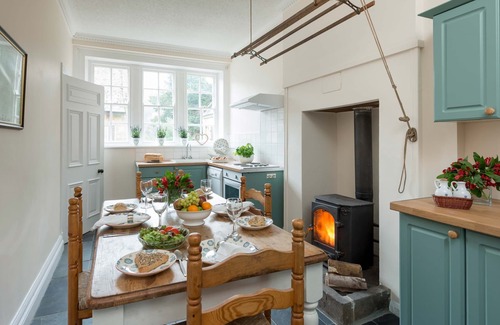 Egton Cottage | MANOR COTTAGE, pet friendly, character holiday cottage in Egton