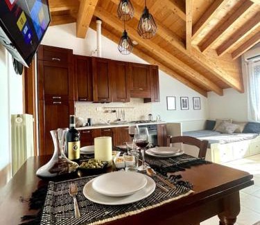 San Giuliano Milanese Apartment | Mansarda antica Milano