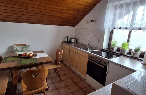 Laufen Apartment | Mansarden-wohnung 38m² mit Bergblick, bis 4 Personen, 2 Balkone