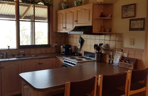 Mansfield House | Mansfield Colonial Cabin with Stunning Views
