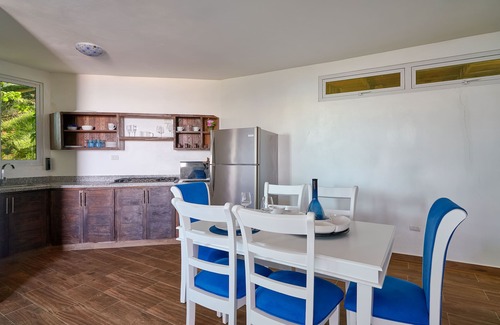 Jarabacoa Villa | Mansion Dubai-Mountain-Jacuzzi-4BR-Jamaca De Dios
