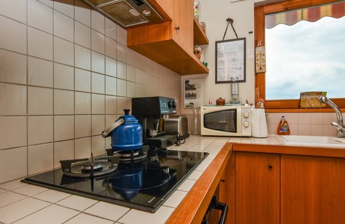 Parlan Villa | Mansion in Parlan with Bubble Bath & Views