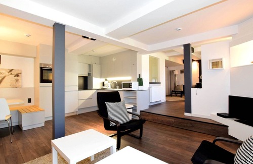 Robertville Villa | Mansion in Robertville near Forest Trails