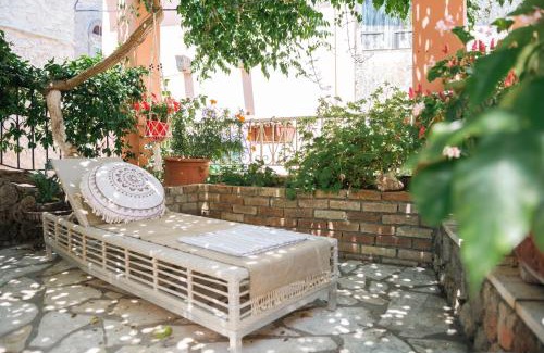 Doukades House | Mantarini cottage