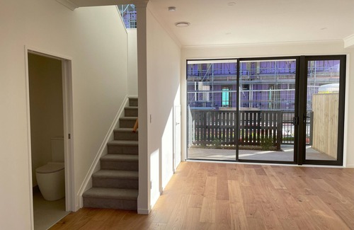 Manurewa House | Manukau Centre Pacific Garden's new 3 BRM townhouse for Rent!
