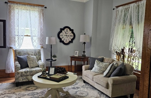 Richland Center Bed & Breakfast | Maon House Bed and Breakfast