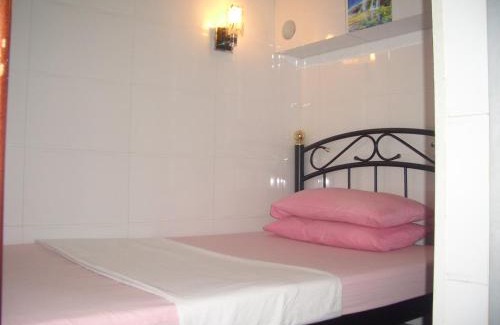 Tsim Sha Tsui House | Maple Leaf Guest House