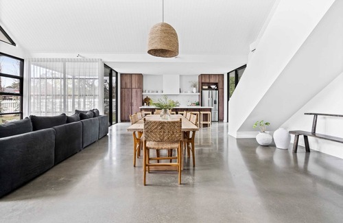 Berry House | Maple Suite, Berry - by Linnaeus Collection