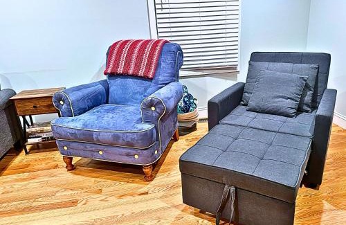 Kingston House | Maplewood Spacious Home Fire Pit Mod Location Pet Ok by Vacation Your Way