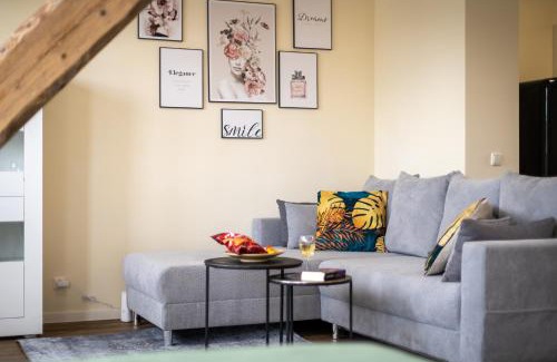 Uerdingen Apartment | Maracoon - Suite Studios Krefeld Uerdingen I 20 Min zur Messe