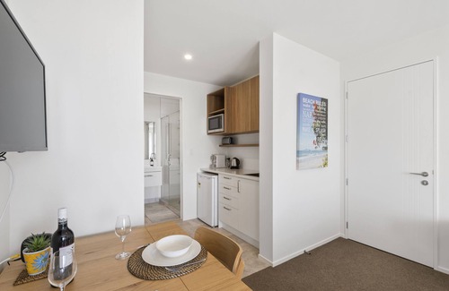 Maraetai Cottage | Maraetai Couples Retreat - Omana Beach Apartment