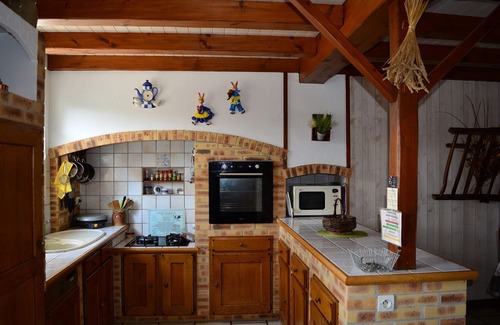 Le Gue-de-Velluire House | Marais Poitevin, fishing GITE, riverside with boat, bikes, fireplace
