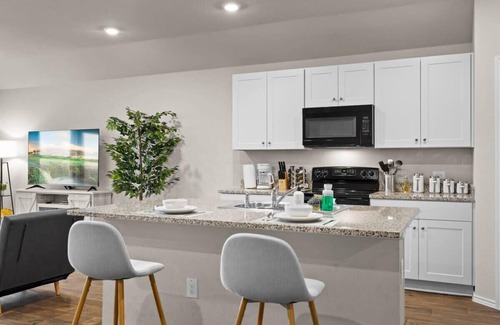 Austin House | @ Marbella Lane - Amazing 4BR Lakeview Home