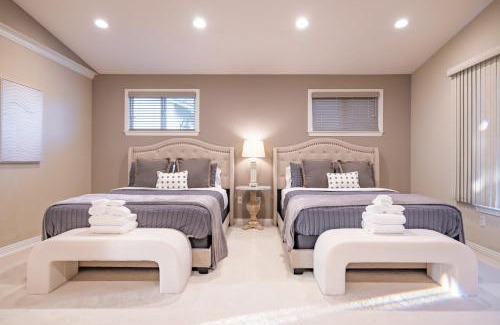 Northwest Anaheim House | #Marbella Lane - Charming 4BR Bungalo for Relaxing Retreat
