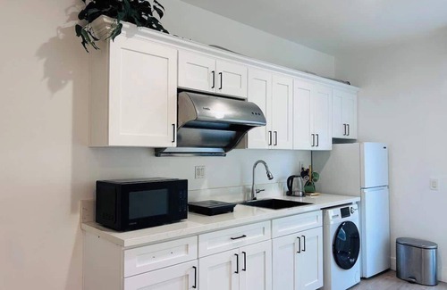 Eastvale House | @ Marbella Lane – Lit & Laid Back Eastvale Home