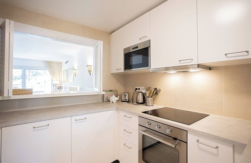 Golden Mile Apartment | Marbella Luxury apartment 110m2, 300 meters from beach in Tropical Gardens