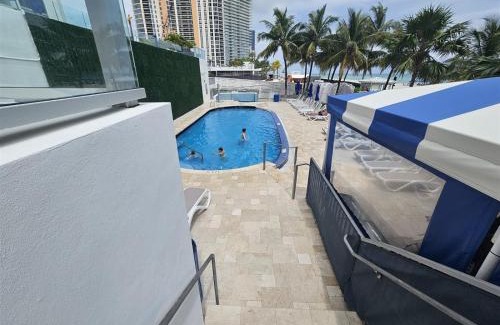 Sunny Isles Beach Apartment | Mare-1708 A