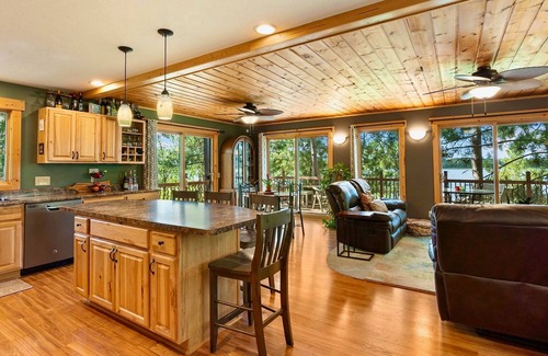 Merrifield House | Margaritaville on Horseshoe Lake