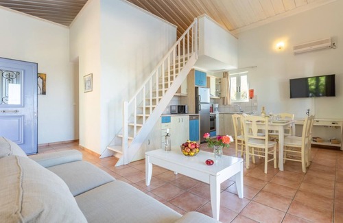 Kounopetra Villa | Maria Beach House - Three Bedroom Villa, Sleeps 7