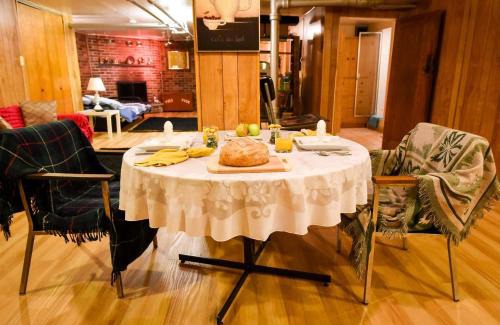 Cote-Des-Neiges—Notre-Dame-De-Grace Apartment | Maria Montreal
