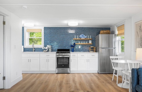 Waterford Hotel | Marina Bay Cottages