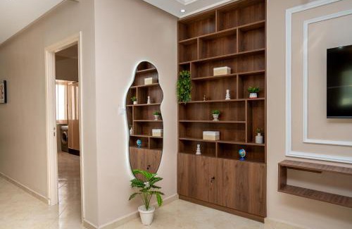 Tangier Apartment | Marina Bliss - Appartement Spacieux & Charmant - 5' à pied de la Marina, de la plage et de la Corniche - WIFI, AC, IPTV