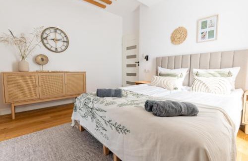 Ilawa Apartment | Marina Deluxe - największy apartament na Marinie plus garaż, klima, widok na jezioro, winda, 2 balkony