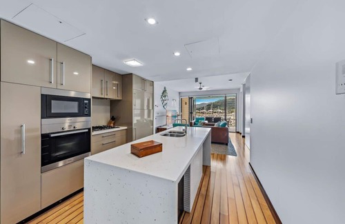 Airlie Beach Apartment | Marina Living with views and more!