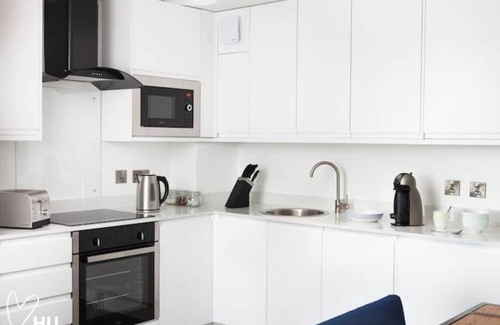 Hull Apartment | Marina Suite -1 Bedroom Duplex 305nn
