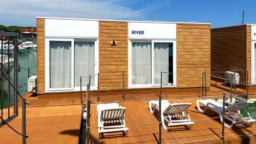 Lignano Riviera Boat Rental | Marina Uno Floating Resort