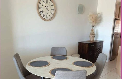 Townsville Apartment | Marina Views On Melton | 107/3 Melton Terrace Town