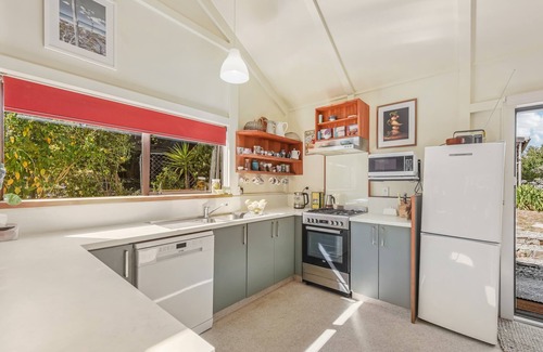 Rarangi House | Marine Sounds - Rarangi Holiday Home