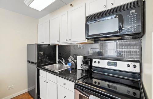 Waikiki Apartment | Marine Surf @13th Free Small Parking /Renovated