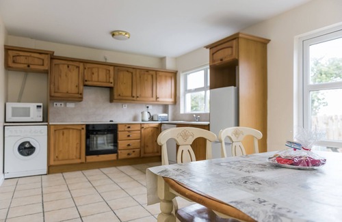 Bundoran House | Marine View Three Bedroom Townhouse