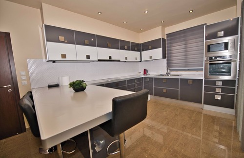 Kontos Hotel | Marini Luxury Apartments and Suites