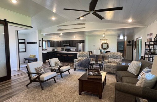 Perham Cottage | Marion Lake Lodge: With Wakesurf & Pontoon boats!