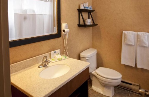 Port Hawkesbury Hotel | Maritime Inn Port Hawkesbury