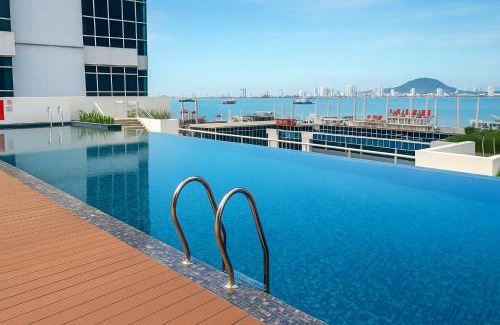 George Town Apartment | Maritime Suite by Ocean Luxe 2BR Seaview Dryer Water Dispenser