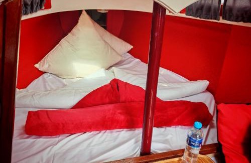 Swinoujscie Boat Rental | Marjonetka noclegi na wodzie