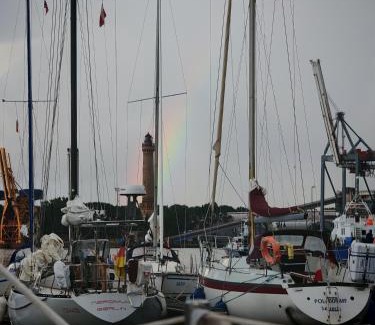 Swinoujscie Boat Rental | Marjonetka noclegi na wodzie