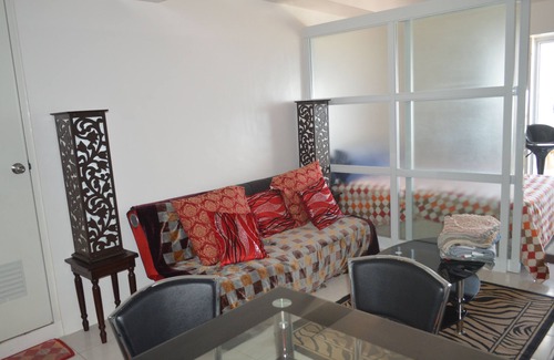 San Jose Apartment | Mark's 1-BR Condo with Taal View