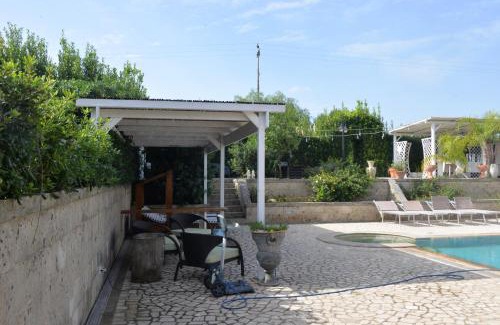 Aradeo Villa | Marlù Luxury Rooms Pool and Garden