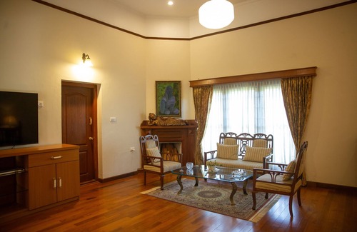 Pudumund Bed & Breakfast | Marlihill Bungalow - CGH Earth