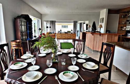 Oyster Bay House | Marlyn on Oyster Bay