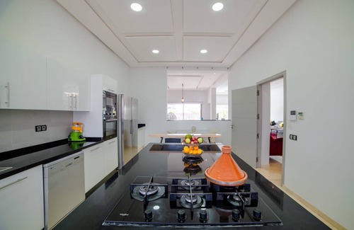 Medina Villa | Marrakech Villa w/Private Pool, WiFi, AC Sleeps 8