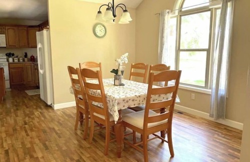 Martin House | 🗝 Martin TN 3 Bedroom Home Close to UTM